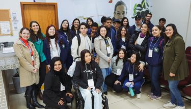 UNINGÁ recebe alunos do Colégio Cívico Militar Leonel Franca em visita guiada que inspira escolhas para o futuro