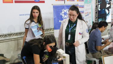 Uningá participa de Mostra de Profissões no Colégio Regina Mundi